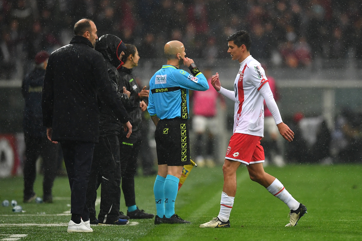 国际比赛日欧冠焦点战，塞维利亚门线救险，媒体盛赞，年轻球员得到机会的简单介绍